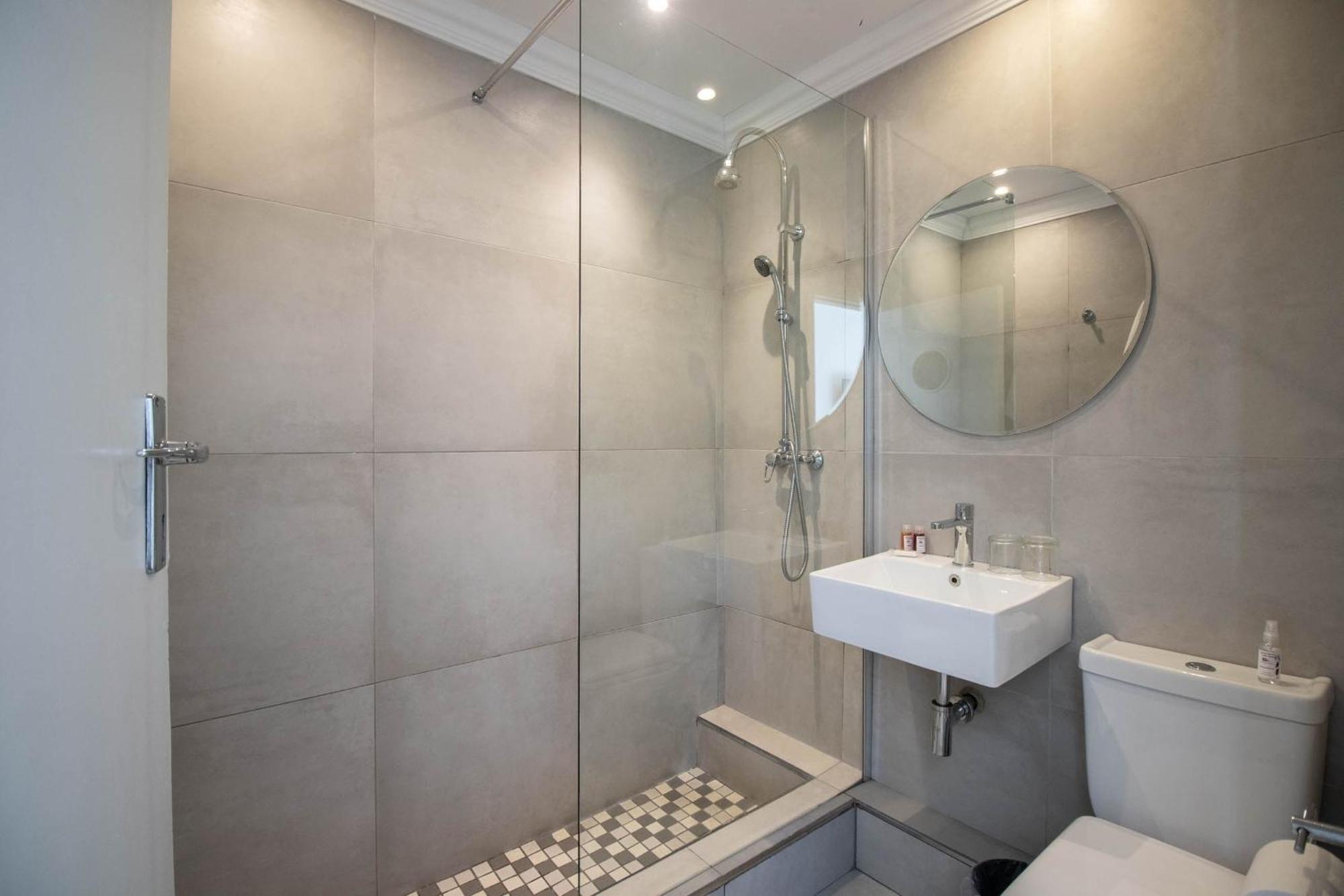 Spring Tide Inn By Ctha Cape Town Ngoại thất bức ảnh