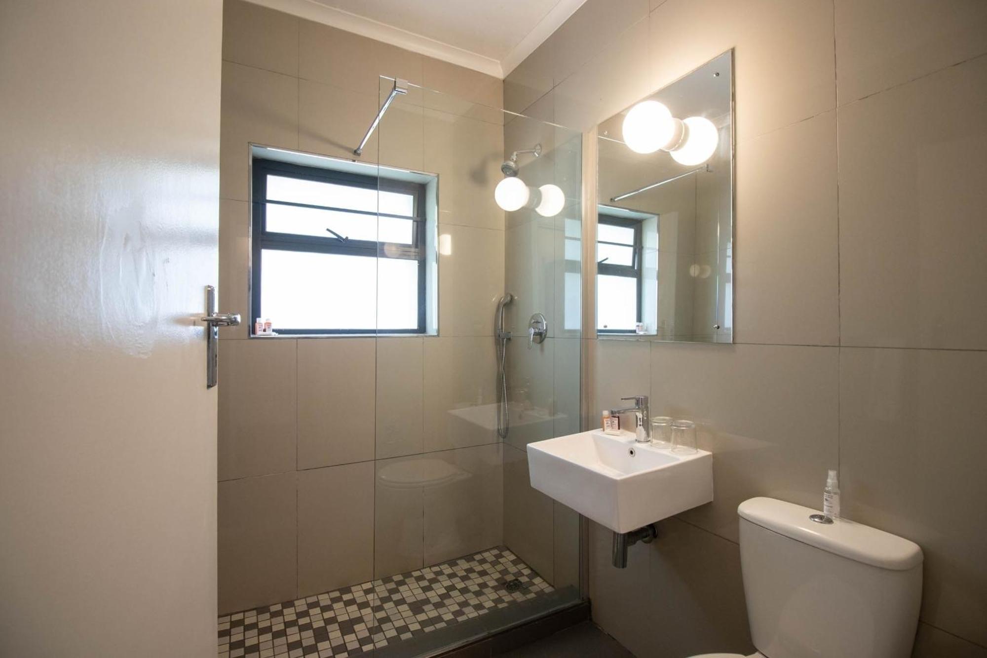 Spring Tide Inn By Ctha Cape Town Ngoại thất bức ảnh