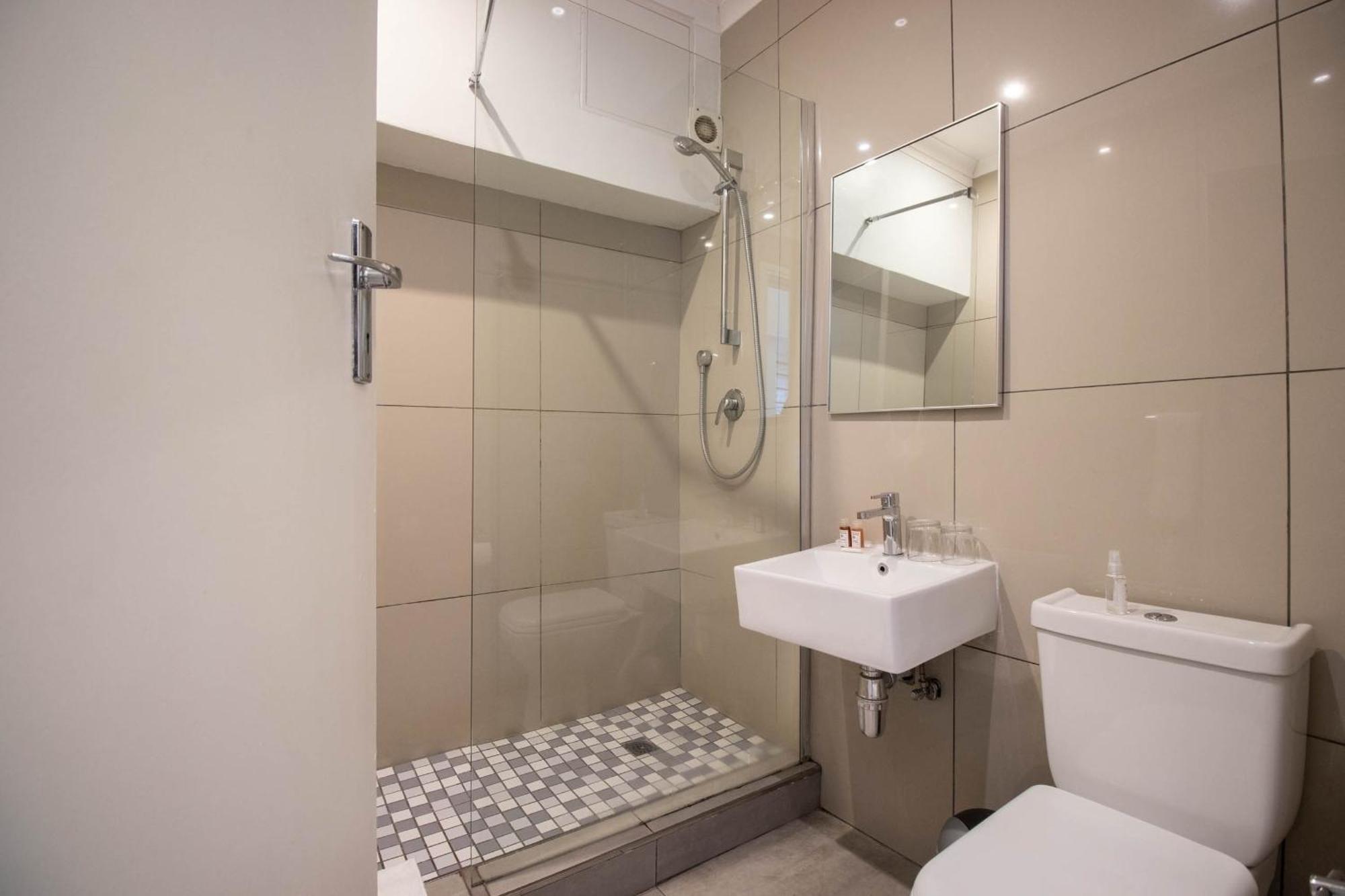 Spring Tide Inn By Ctha Cape Town Ngoại thất bức ảnh